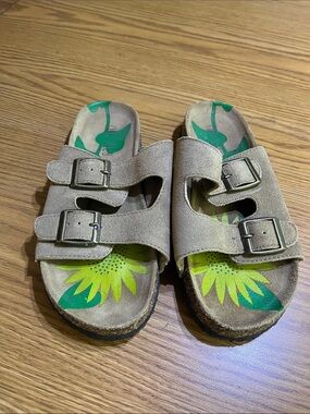 Oak Club Kids Double-Buckle Suede Slide Sandals in Taupe size 3M
